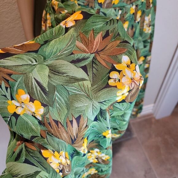 Vintage Pauline Paris fully Pleated all-over floral print midi skirt. - Picture 7 of 14